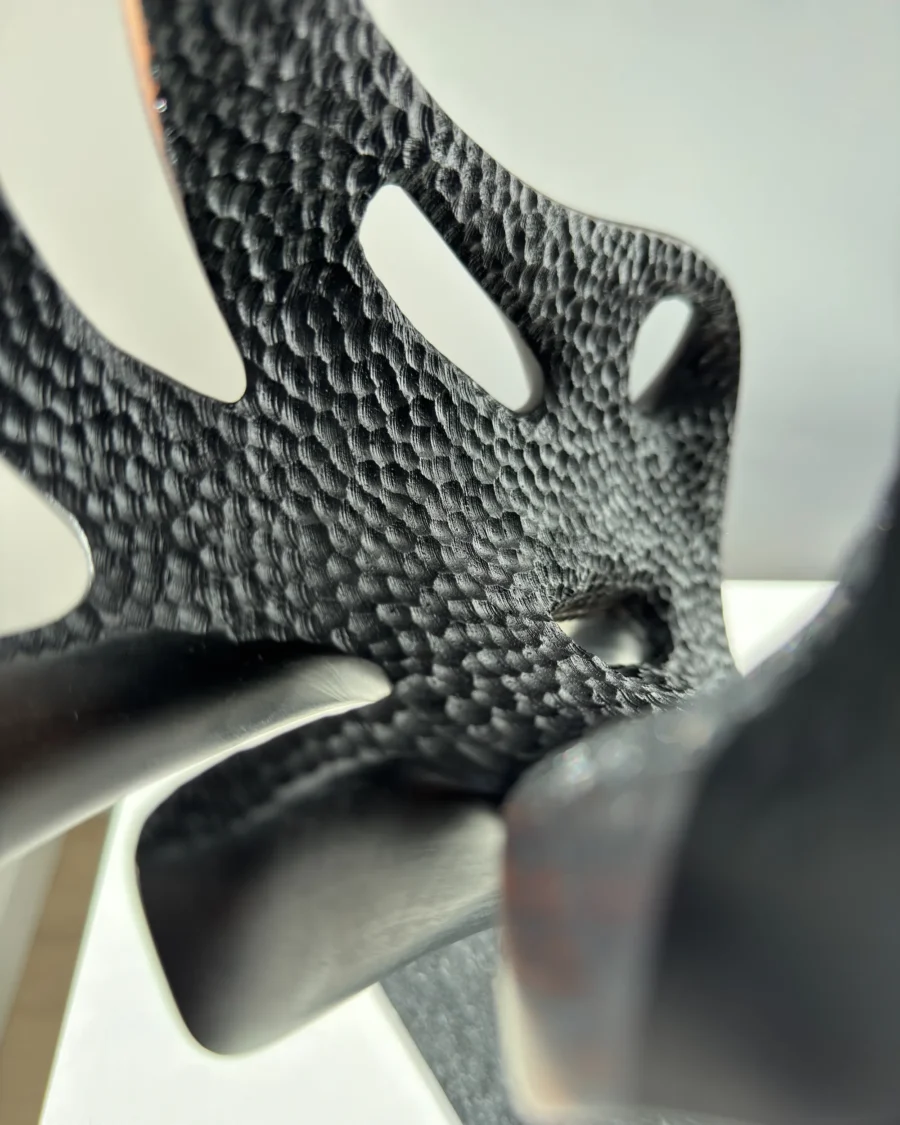 inner-tension-interior-texture-close Interior texture of the sculpture, dark burned core detail