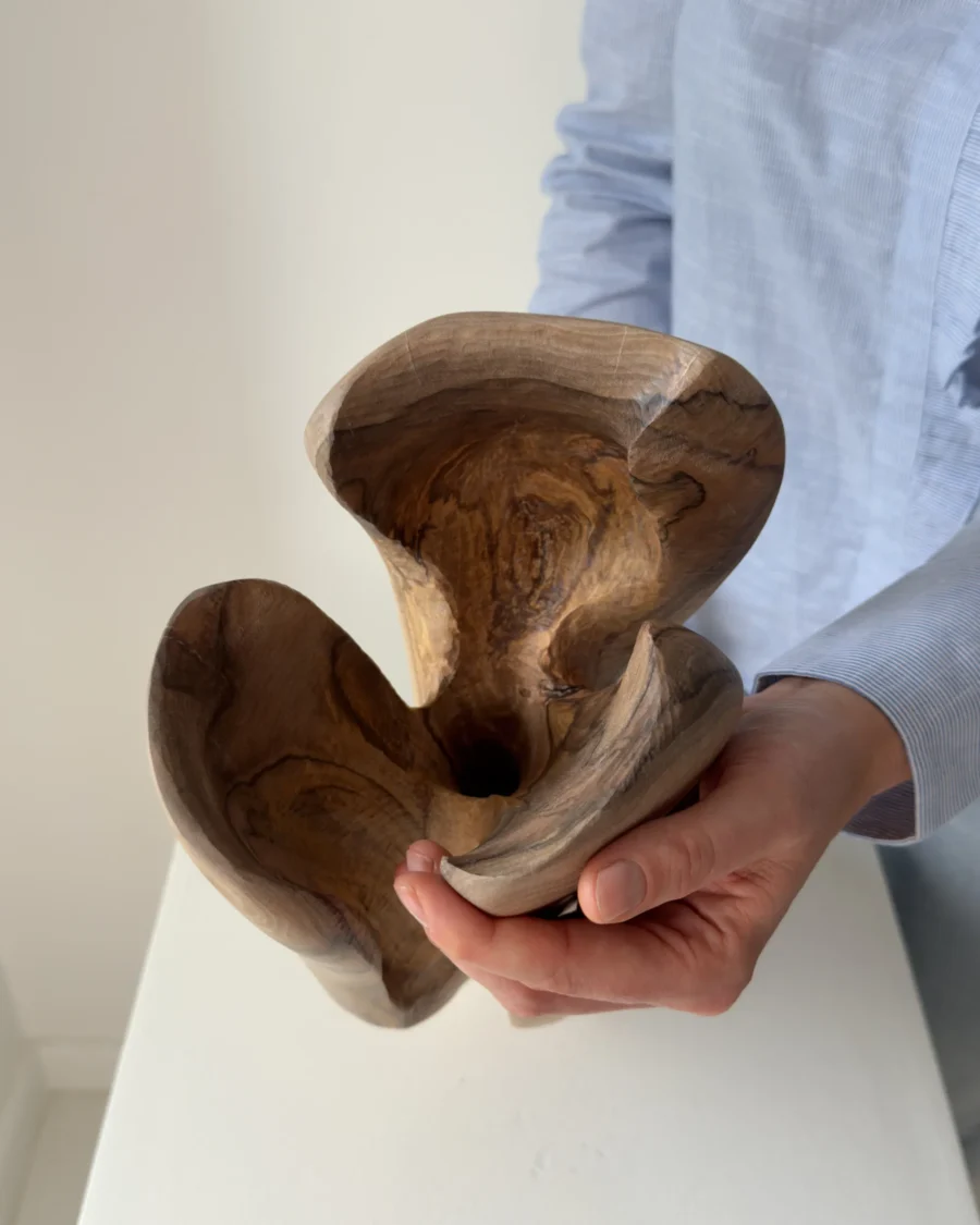 dualis-walnut-vase-top-view Dualis