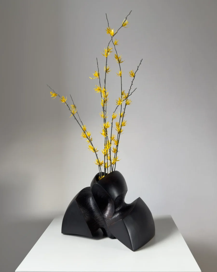 gathering-yakisugi-cherry-vase-angle-view Gathering