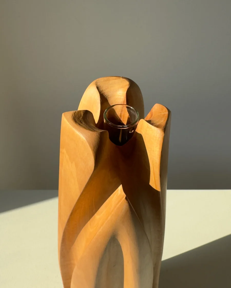 hidden-heart-vase-top-view